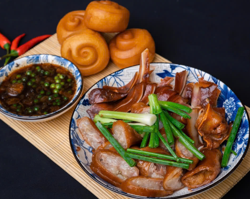 Tai Heo Kho